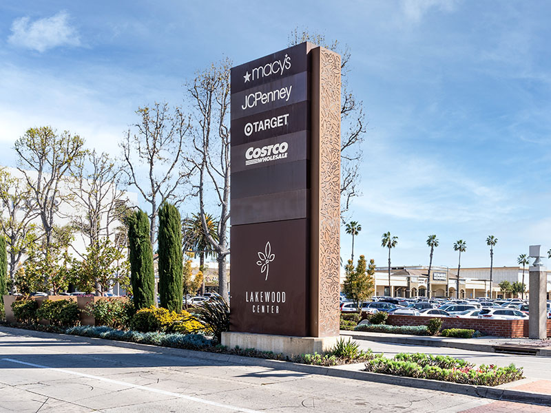 Lakewood-Permanant-Leasing-Entrance-Sign